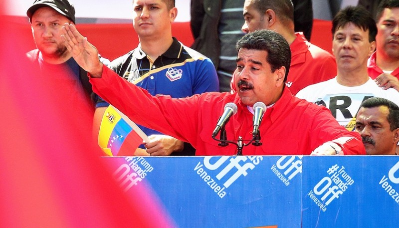 美國要制裁幫助馬杜羅的外國銀行，委內瑞拉周末舉行反美遊行