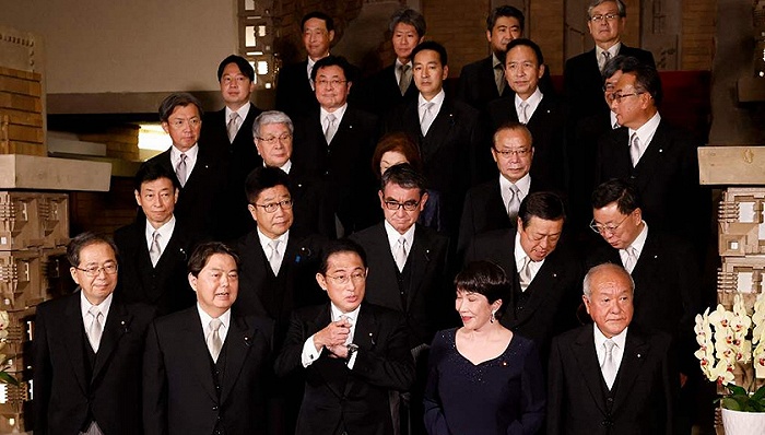 日本完成內閣改組，安倍麻生派繼續保持影響力