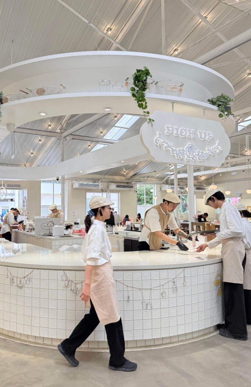 趙露思甜品店試營業：48元涼麵引爭議，78元黑芝麻糕受歡迎