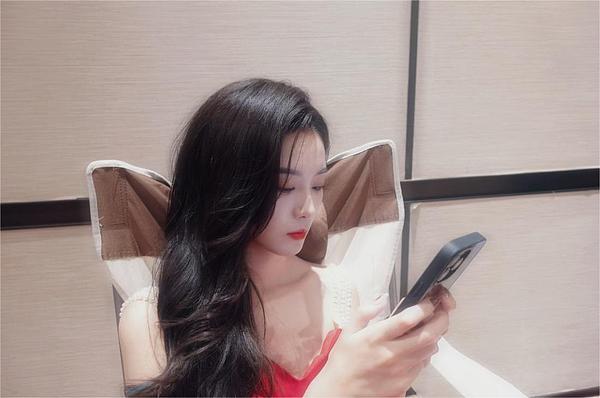 追隨黃子韜創業，徐藝洋主理首飾品牌8 個月賣5000萬